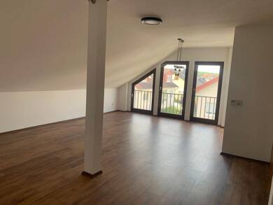 Wohnung zur Miete 1.020 € 3 Zimmer 85 m² Dachgeschoss frei ab sofort Lämmerspiel Mühlheim am Main 63165