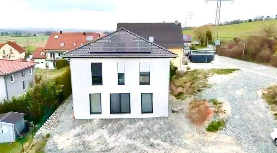 Immobilie in Pirk - Modernes Traumhaus in unverbaubarer Lage - Einziehen & Wohlfühlen - Bild 1