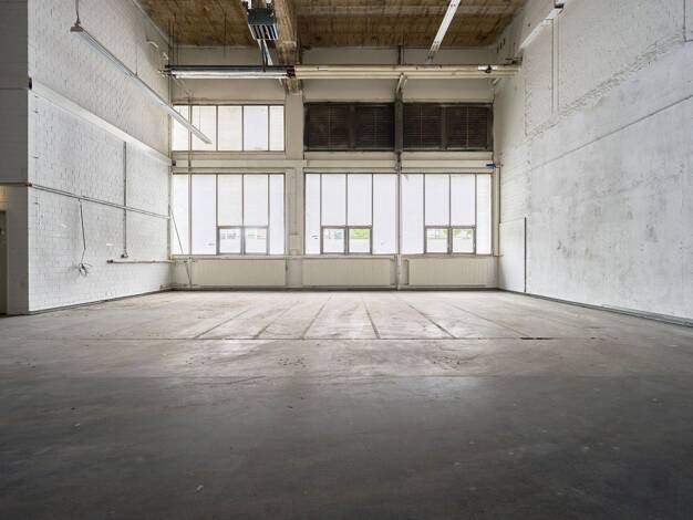 Lagerhalle zur Miete 9 € 879,7 m² Lagerfläche Carl-Zeiss-Straße 5 Fellbach 70736