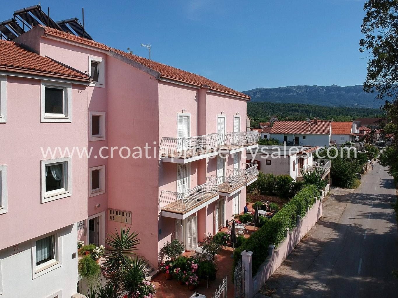 Haus zum Kauf 830.000 € 10 Zimmer 800 m²<br/>Wohnfläche Hvar