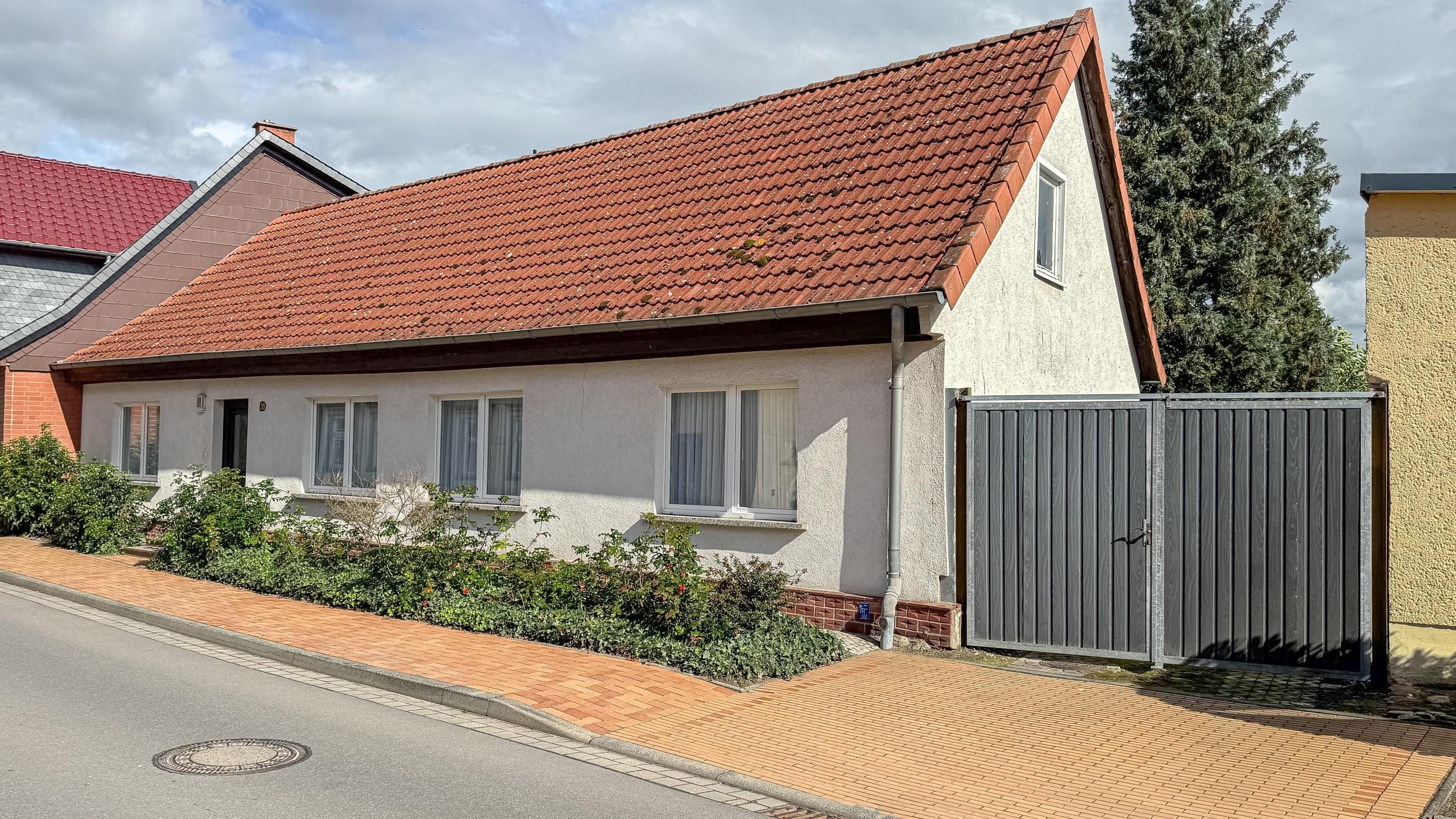 Reihenendhaus zum Kauf provisionsfrei 95.000 € 4 Zimmer 80 m²<br/>Wohnfläche 448 m²<br/>Grundstück ab sofort<br/>Verfügbarkeit Freistraße 39 Beetzendorf Beetzendorf 38489