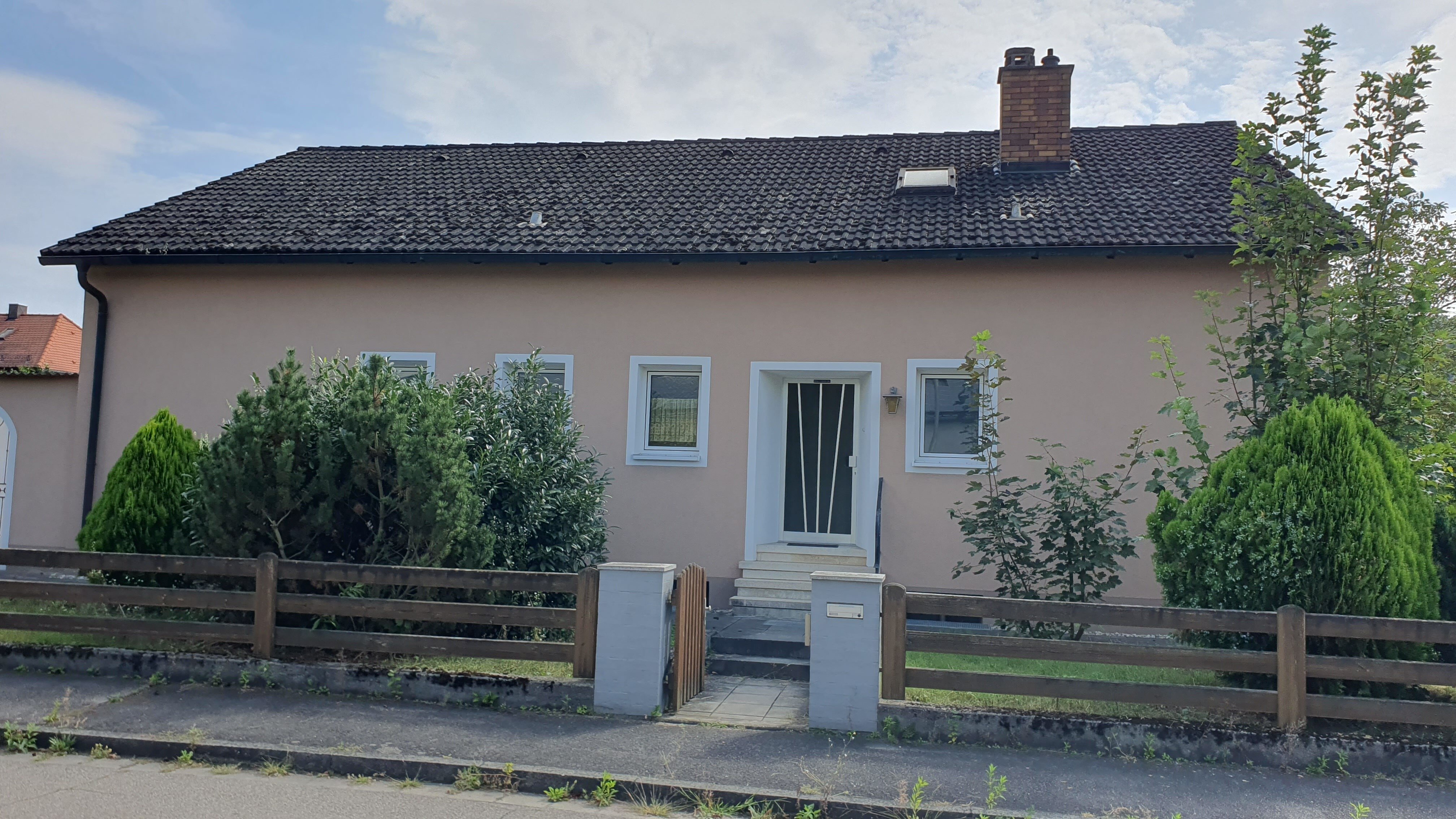 Einfamilienhaus zum Kauf provisionsfrei 400.000 € 5 Zimmer 146 m²<br/>Wohnfläche 1.000 m²<br/>Grundstück Schmidmühlener Str. 20 Burglengenfeld Burglengenfeld 93133