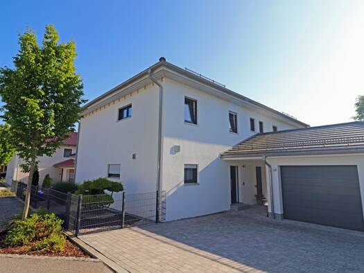 Doppelhaushälfte zur Miete 1.050 € 4 Zimmer 120 m² 320 m² Grundstück frei ab sofort Irchenrieth 92699