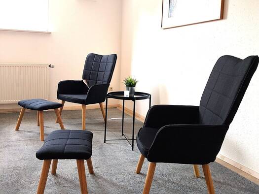 Wohnung zur Miete 370 € 2 Zimmer 40 m² Geschoss -1/3 frei ab sofort Hirschlanden Rosenberg 74749