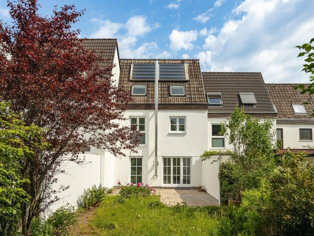 Reihenmittelhaus zum Kauf 950.000 € 4,5 Zimmer 127,9 m² 172 m² Grundstück Neukeferloh Grasbrunn 85630