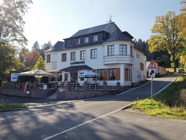 Hotel zum Kauf 13 Betten 158 m² Gastrofläche 4.864 m² Grundstück Adorf Adorf 08626