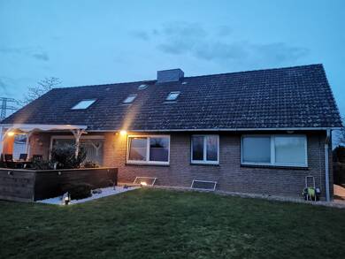 Haus zum Kauf provisionsfrei 575.000 € 7 Zimmer 179 m² 1.439 m² Grundstück Wiesenweg 4 Krüzen 21483
