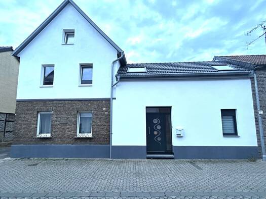Einfamilienhaus zum Kauf als Kapitalanlage geeignet 1.099.000 € 9 Zimmer 315,3 m² 614 m² Grundstück Bliesheim Erftstadt 50374