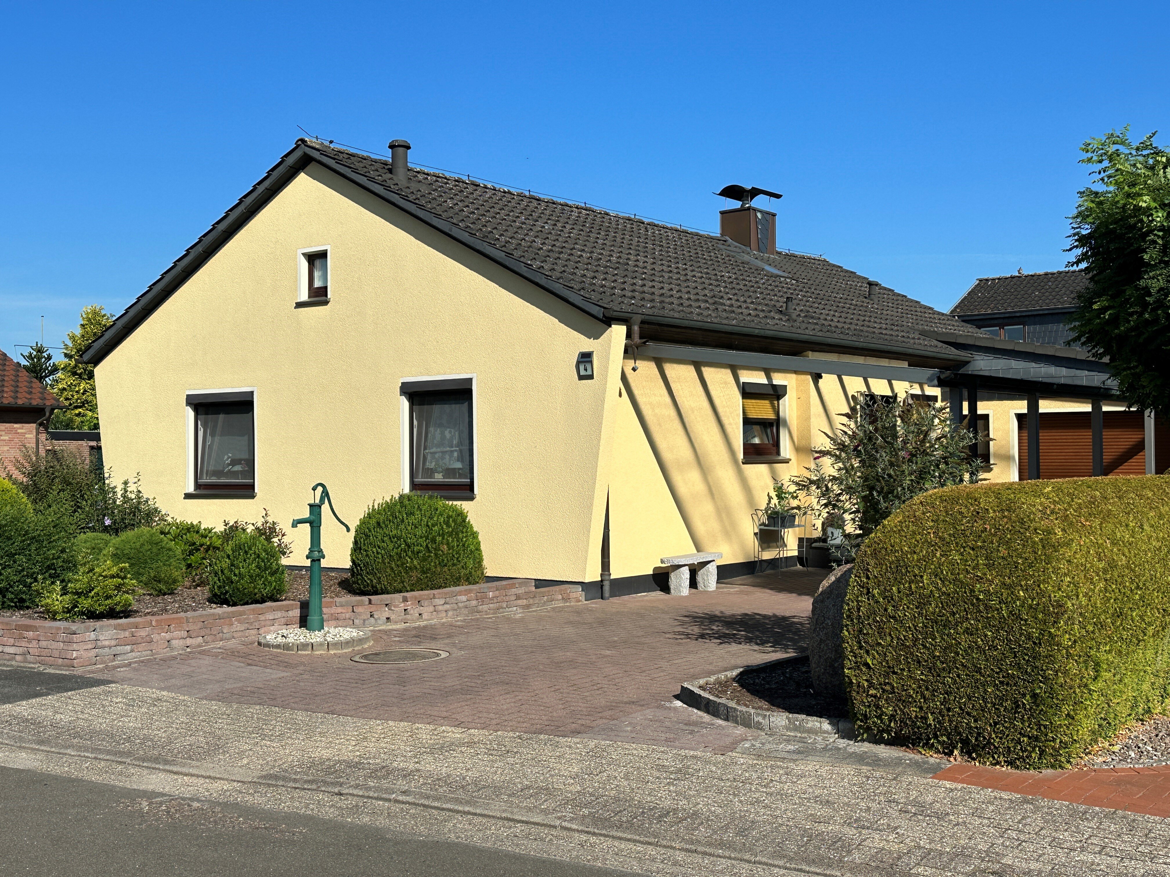 Einfamilienhaus zum Kauf 365.000 € 4 Zimmer 96,5 m²<br/>Wohnfläche 515 m²<br/>Grundstück Kirchhammelwarden Brake 26919