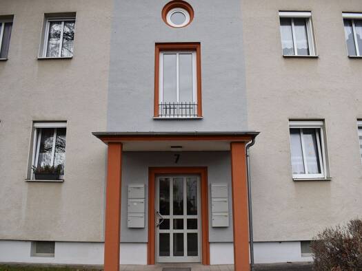Wohnung zum Kauf 57.000 € 2 Zimmer 52 m² Geschoss 3/3 frei ab sofort Böhlen Böhlen 04564