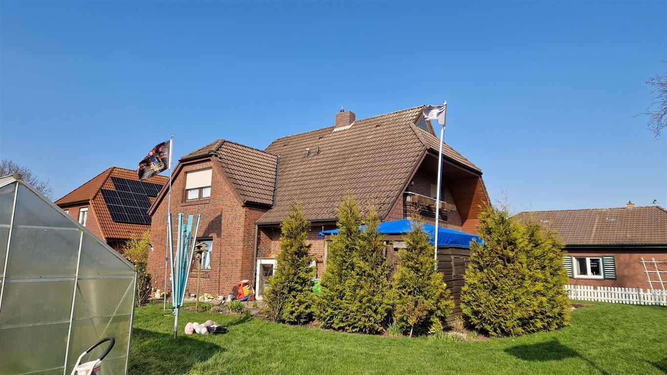 Mehrfamilienhaus zum Kauf 249.000 € 6 Zimmer 159 m²<br/>Wohnfläche 730 m²<br/>Grundstück Hohenkirchen Wangerland 26434