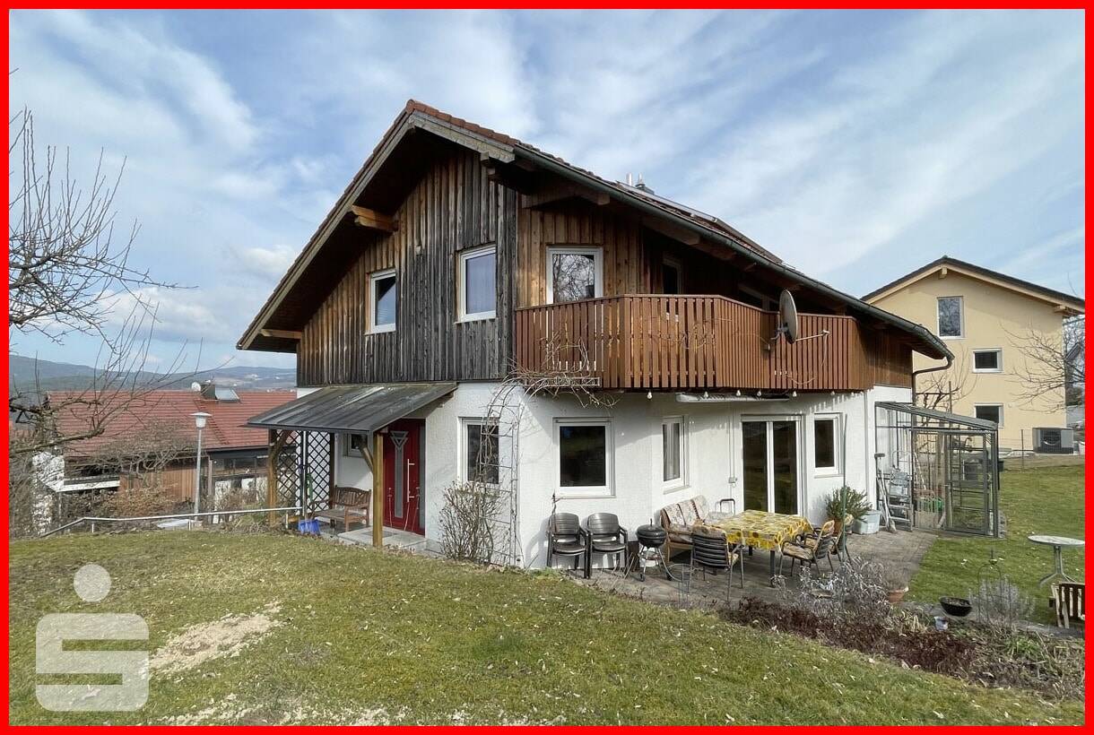 Immobilie in Viechtach - Charmantes Einfamilienhaus in bester Wohnlage in Viechtach - Bild 0