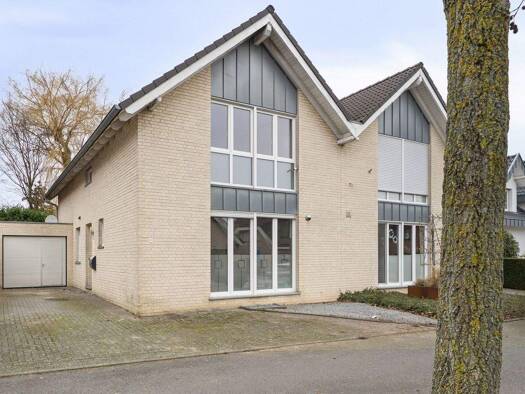 Doppelhaushälfte zum Kauf 319.000 € 4 Zimmer 120 m² 294 m² Grundstück Hillensberg Selfkant / Hillensberg 52538