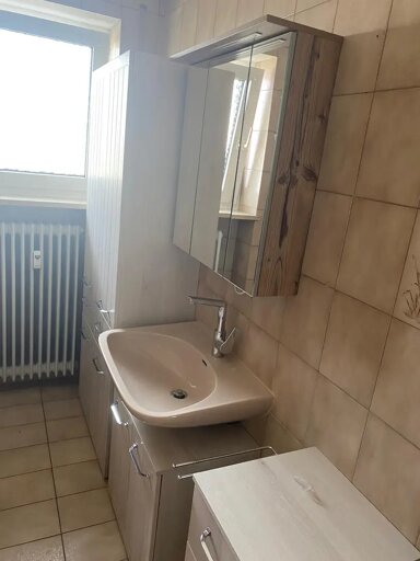 Wohnung zur Miete 700 € 4 Zimmer 110 m² frei ab sofort Merowingerstraße Zusmarshausen Zusmarshausen 86441