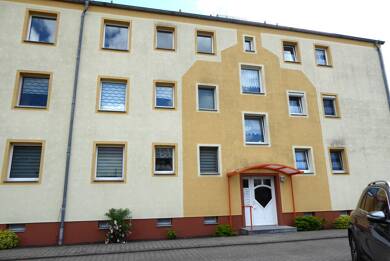 Wohnung zum Kauf 75.000 € 4 Zimmer 70,2 m² 2. Geschoss frei ab sofort Karl-Liebknecht Straße Osterburg Osterburg (Altmark) 39606