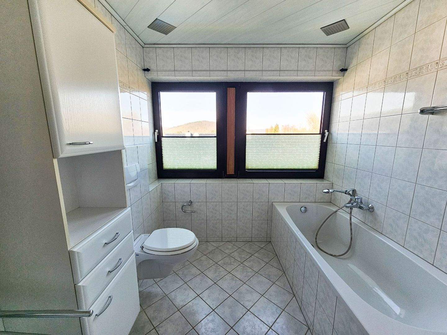 Immobilie in Unkel - Traumhafte Dachgeschosswohnung mit Balkon in bevorzugter Wohnlage von Unkel! Ca. 25 Min. bis Bonn - Bild 3