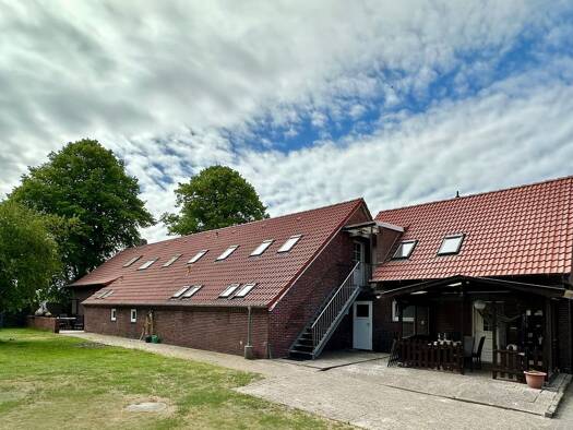 Einfamilienhaus zum Kauf 690.000 € 12 Zimmer 250 m² 45.000 m² Grundstück Ardorf Wittmund 26409