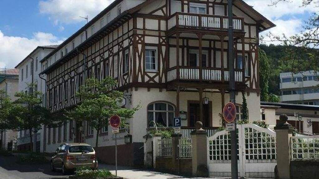 Gewerbeobjekt zum Kauf provisionsfrei als Kapitalanlage geeignet 1.050.000 € 1.200 m² 861 m² Grundstück Von-der-Tann-Str. 2 Bad Kissingen 97688