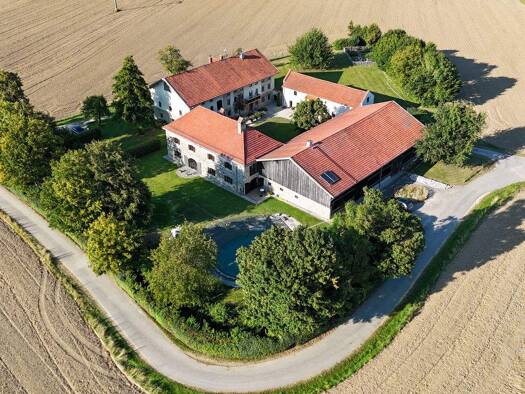 Bauernhaus zum Kauf 1.950.000 € 11 Zimmer 618 m² 6.868 m² Grundstück Kobl Burgkirchen an der Alz 84508