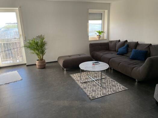 Wohnung zur Miete 720 € 2,5 Zimmer 77,1 m² Geschoss -1/2 frei ab 01.06.2026 Kürnach 97273