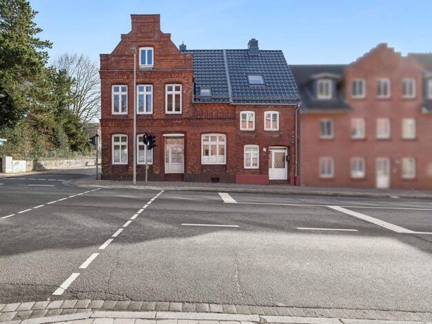 Einfamilienhaus zum Kauf 449.000 € 8 Zimmer 210 m² 190 m² Grundstück Husum 25813