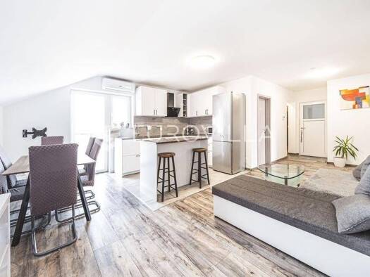 Wohnung zur Miete 1.000 € 3 Zimmer 100 m² 2. Geschoss Sesvetska selnica Zagreb 10000