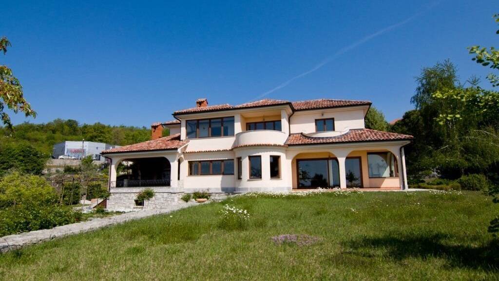 Haus zum Kauf 2.500.000 € 6 Zimmer 420 m² 8.000 m² Grundstück Kastav 51215