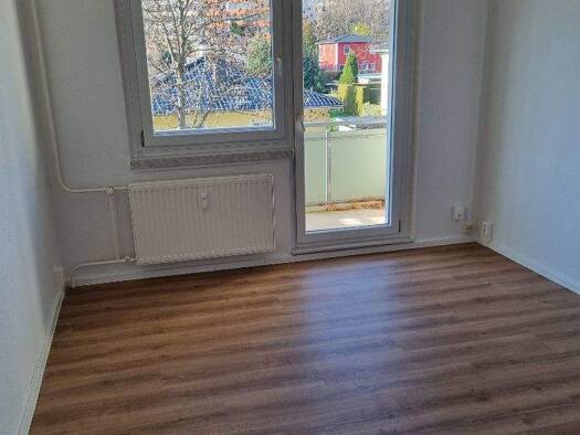 Wohnung zur Miete 195 € 2 Zimmer 39,3 m² frei ab sofort Wolgograder Allee 38 Hutholz Chemnitz 09123