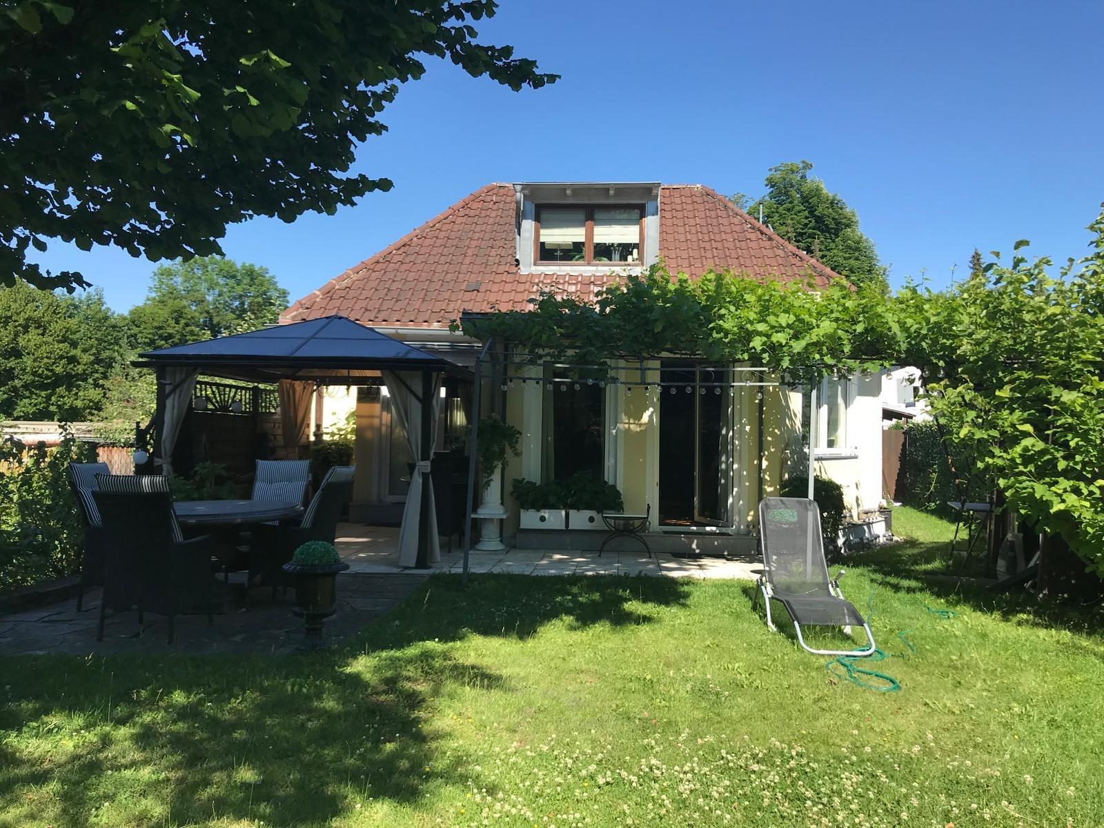 Einfamilienhaus zum Kauf 875.000 € 3 Zimmer 105 m²<br/>Wohnfläche 397 m²<br/>Grundstück ab sofort<br/>Verfügbarkeit Altaubing München 81249