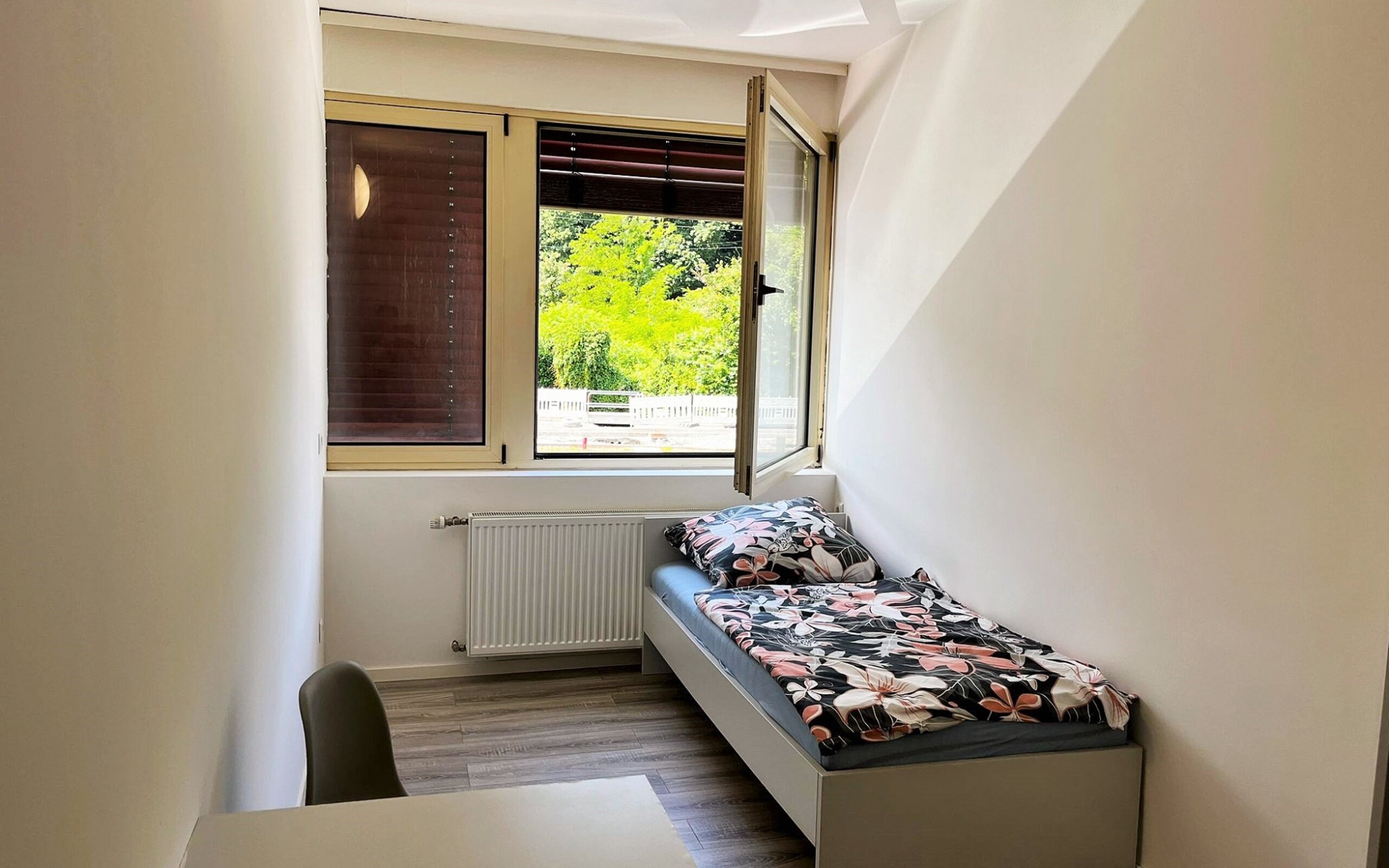 WG-Zimmer zur Miete Wohnen auf Zeit 560 € 12 m²<br/>Wohnfläche 01.04.2025<br/>Verfügbarkeit Hedelfingerstr. 0 Wangen Stuttgart Hedelfingen 70327