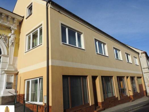 Mehrfamilienhaus zum Kauf 255.000 € 7,5 Zimmer Groß-Siegharts 3812