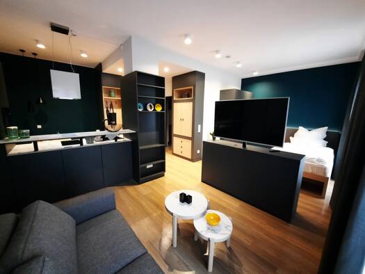 Wohnung zur Miete 1.299 € 1 Zimmer 42 m² frei ab sofort Leibnizstraße 3 Charlottenburg Berlin 10625