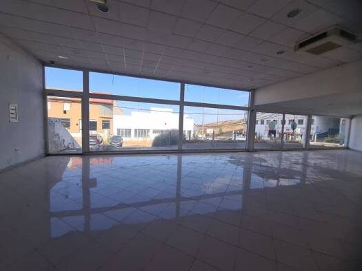 Ladenfläche zum Kauf 587.500 € 1.922 m² Verkaufsfläche Segovia 40006
