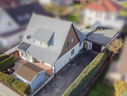 Einfamilienhaus zum Kauf 395.000 € 4,5 Zimmer 128 m² 514 m² Grundstück frei ab sofort Großschwarzenlohe Wendelstein 90530