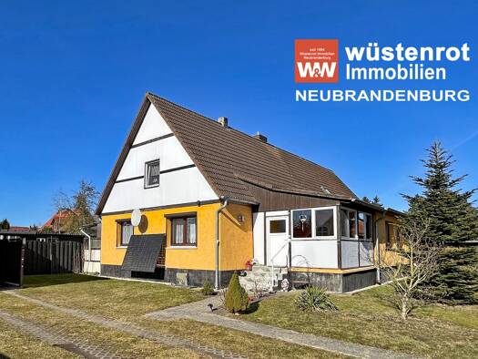 Doppelhaushälfte zum Kauf 260.000 € 4 Zimmer 112 m² 1.127 m² Grundstück Moeckow Karlsburg 17495