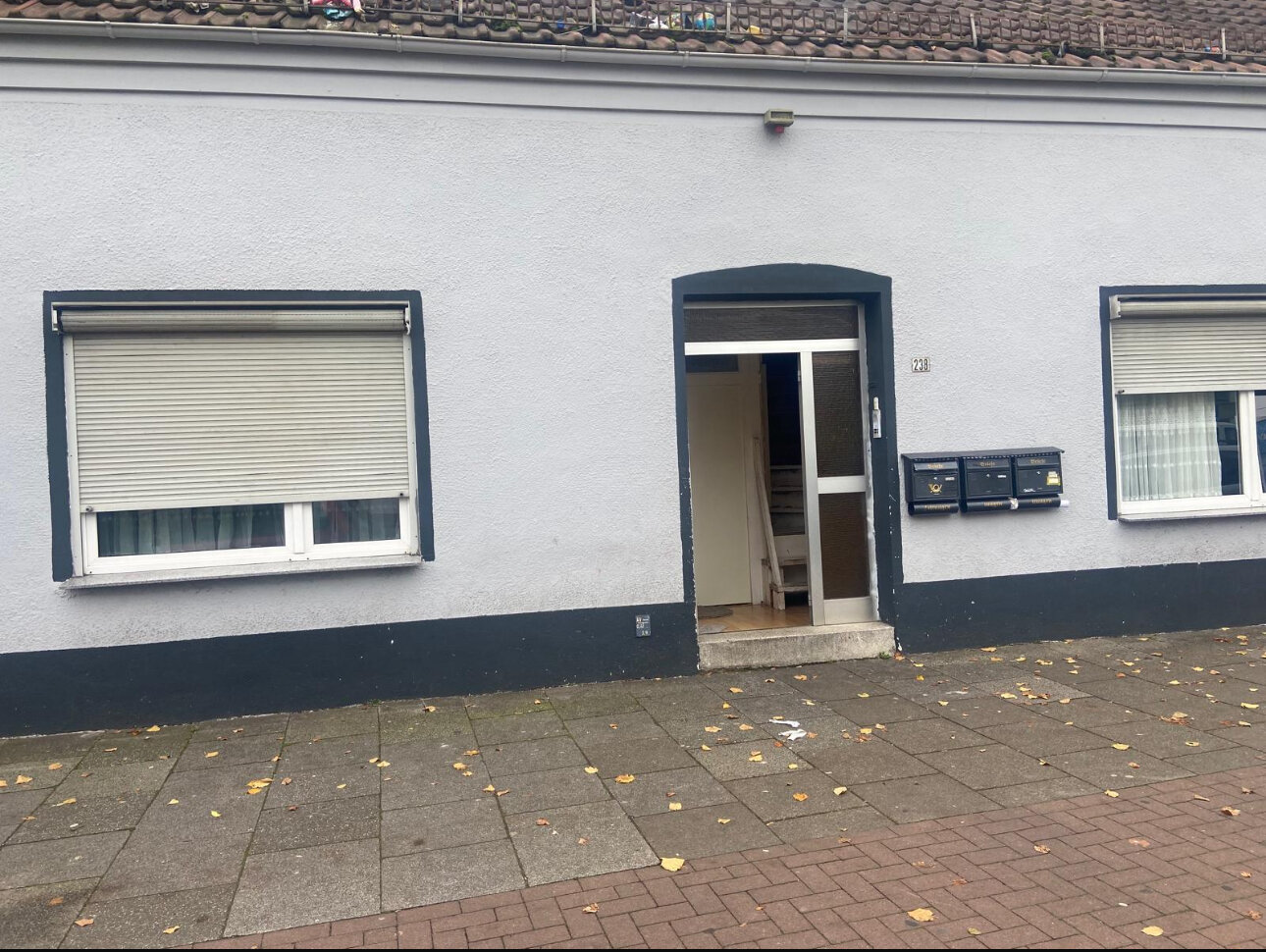 Mehrfamilienhaus zum Kauf provisionsfrei 450.000 € 11 Zimmer 205 m²<br/>Wohnfläche 348 m²<br/>Grundstück Lindenhof Bremen 28237