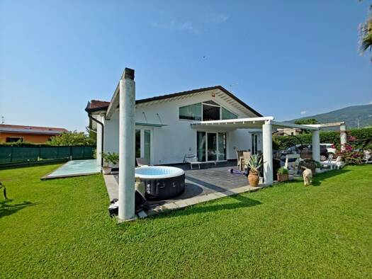 Villa zum Kauf 650.000 € 5 Zimmer 120 m² 1.200 m² Grundstück frei ab sofort Massa 54100