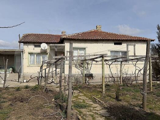 Einfamilienhaus zum Kauf 38.000 € 4 Zimmer 120 m² 2.370 m² Grundstück frei ab sofort 1 Dorf Vidno 9668