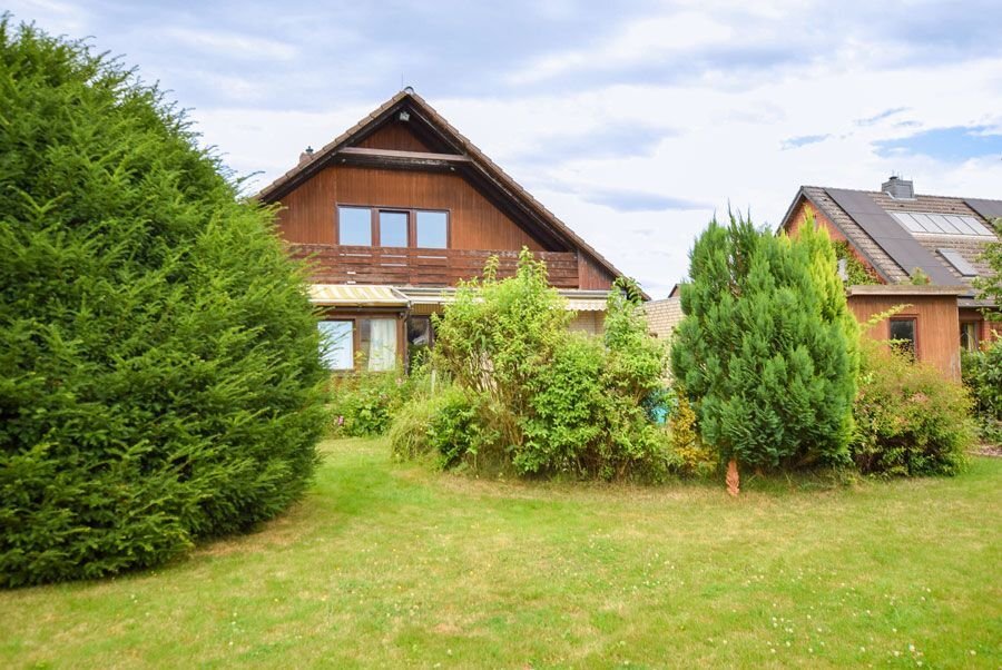 Einfamilienhaus zum Kauf 350.000 € 5,5 Zimmer 216 m²<br/>Wohnfläche 743 m²<br/>Grundstück Lebenstedt - Fredenberg Salzgitter-Lebenstedt 38228