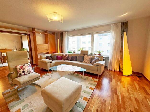 Wohnung zur Miete 1.750 € 6 Zimmer 150 m² Geschoss 2/3 frei ab sofort Bad Cannstatt Stuttgart 70374