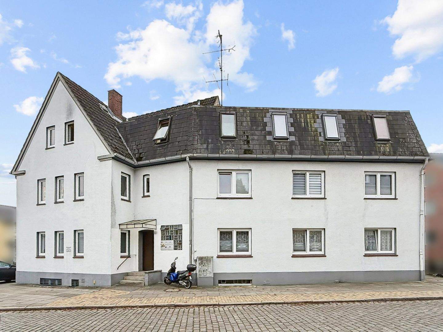 Immobilie in Elmshorn - Voll vermietetes Mehrfamilienhaus mit 9 Wohneinheiten in Elmshorn - Bild 3