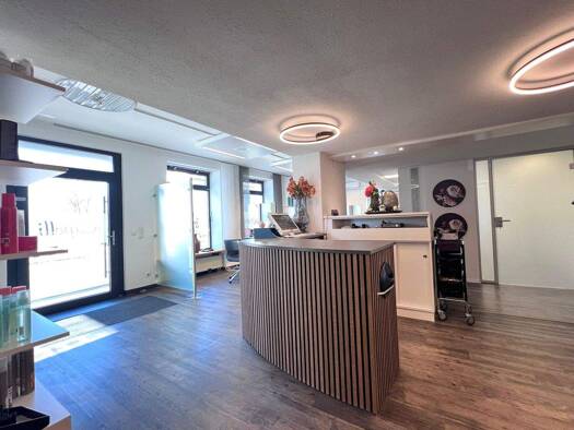 Laden zur Miete 1.600 € 82 m² Verkaufsfläche Berg Landshut 84036