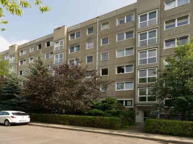 Wohnung zur Miete nur mit Wohnberechtigungsschein 464 € 3 Zimmer 64,3 m² 5. Geschoss frei ab 11.08.2026 Berthelsdorfer Weg 1 Tolkewitz/Seidnitz-Nord Ortsamtsbereich Blasewitz 01279
