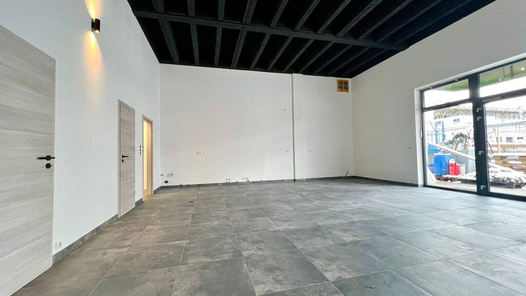 Verkaufsfläche zum Kauf 350.000 € 2 Zimmer 81,1 m² Verkaufsfläche Berliner Platz Burghausen 84489