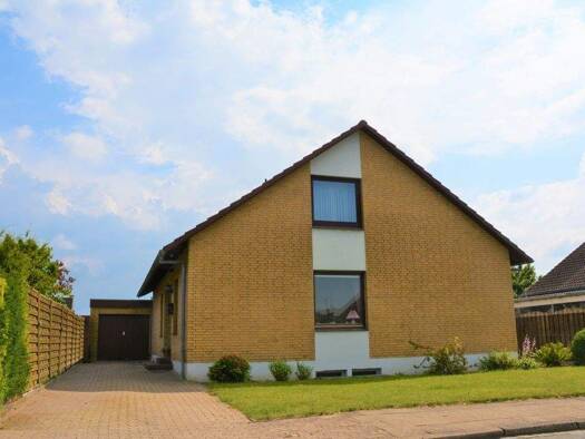 Einfamilienhaus zum Kauf 249.000 € 4 Zimmer 135 m² 414 m² Grundstück Heide 25746