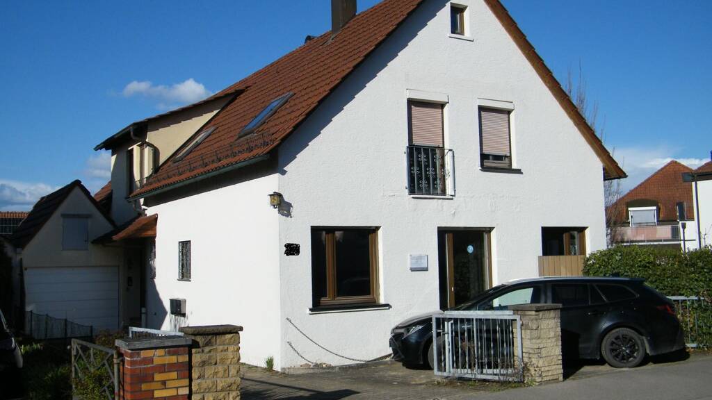 Einfamilienhaus zum Kauf 695.000 € 8 Zimmer 197 m² 763 m² Grundstück frei ab 01.05.2026 Bissingen Bietigheim-Bissingen 74321