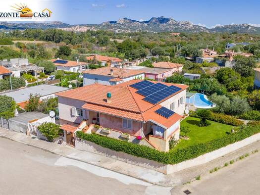Haus zum Kauf 890.000 € 250 m² 600 m² Grundstück Alzachèna/Arzachena 07021