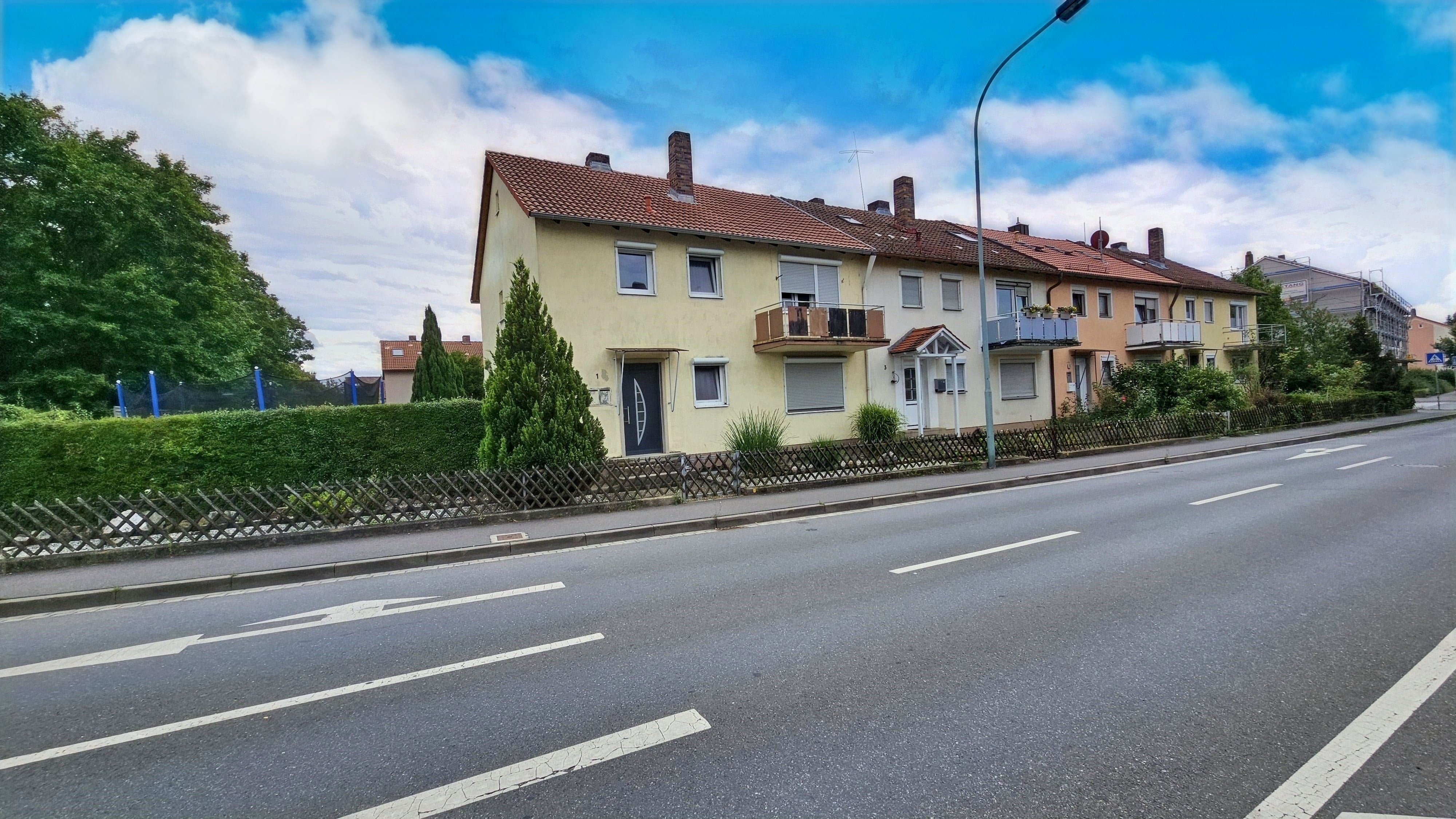 Reihenendhaus zum Kauf 430.000 € 7 Zimmer 136 m²<br/>Wohnfläche 708 m²<br/>Grundstück Kitzingen Kitzingen 97318