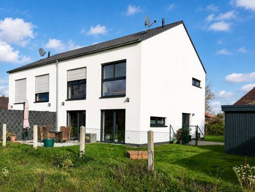 Doppelhaushälfte zum Kauf 499.000 € 5,5 Zimmer 127 m² 300 m² Grundstück Münchsmünster Münchsmünster 85126