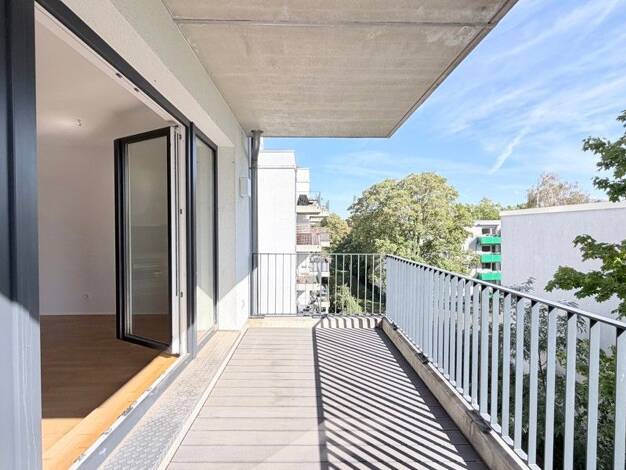 Wohnung zur Miete 1.405 € 2 Zimmer 70,6 m² 3. Geschoss frei ab 08.10.2026 Stresemannallee 53 Sachsenhausen Frankfurt am Main 60596